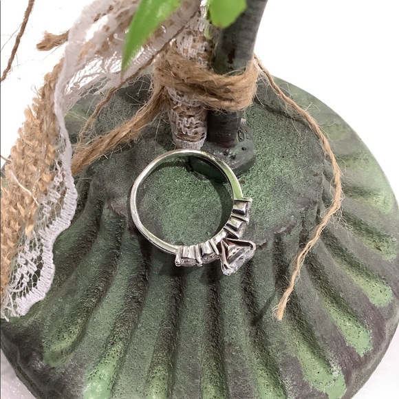 925 Sterling  CZ Ring 5 stones - Picture 5 of 17